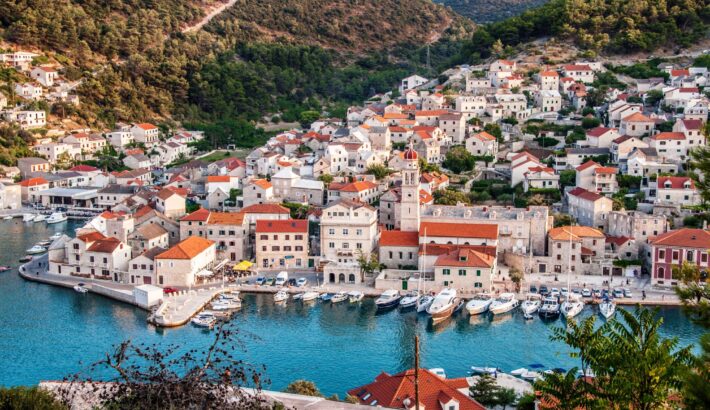 Supetar Ferry Port to Bol Taxi Transfer: Easy Arrival from Split